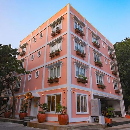 Hotel Aura By Woco Stays بونديتْشيري المظهر الخارجي الصورة