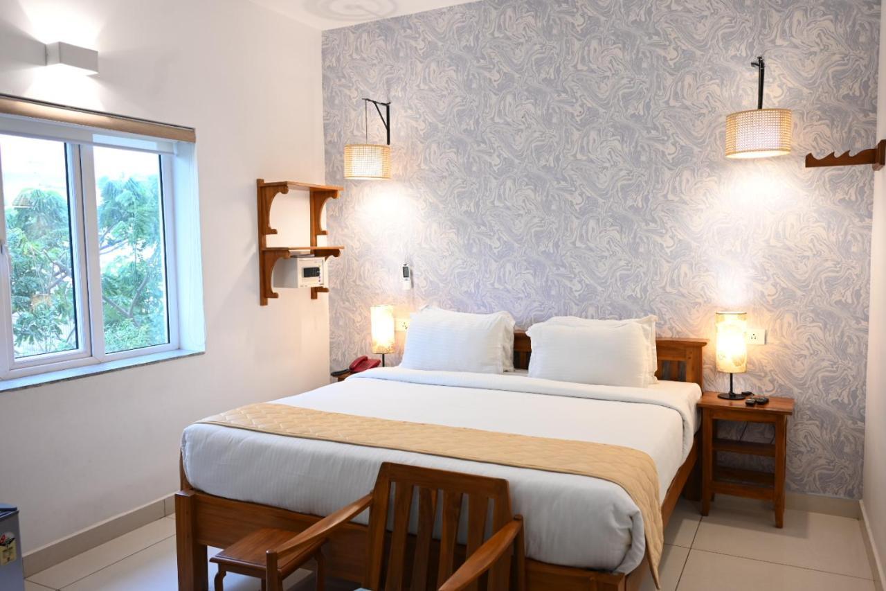 Hotel Aura By Woco Stays بونديتْشيري المظهر الخارجي الصورة